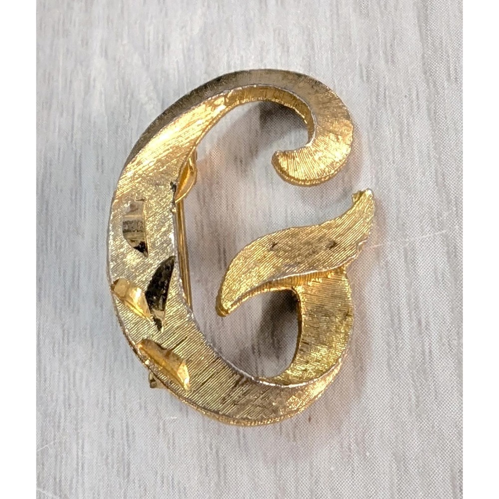 Mamselle‎ Monogram Initial Pin Brooch Brushed Gold Tone Letter G Vintage 1.25"